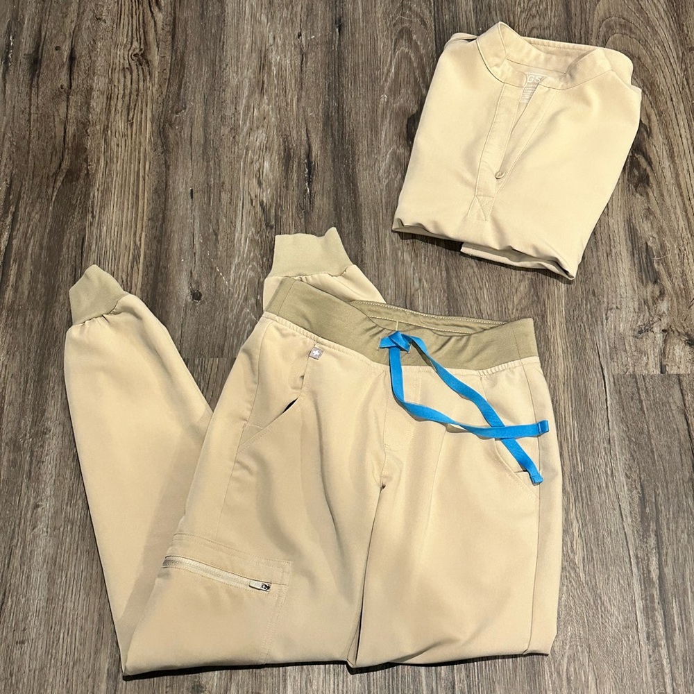 Figs Sandstone Scrub Set